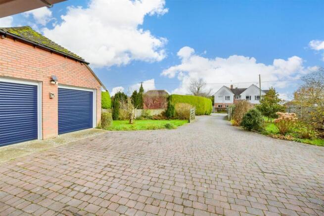 Driveway/Parking