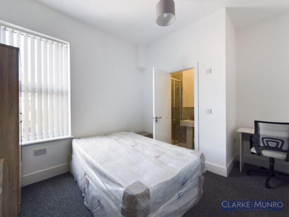 4 bed Terraced for sale Image 10