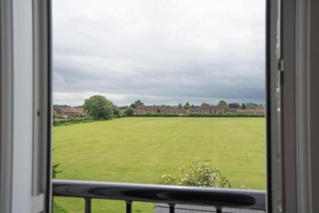2 bed Apartment for sale Image 10