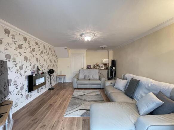 Coombe Way 6 - Lounge Front.jpg