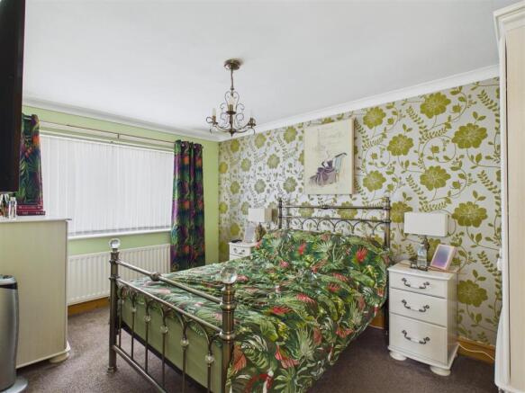 3 bed Semi-Detached for sale Image 8
