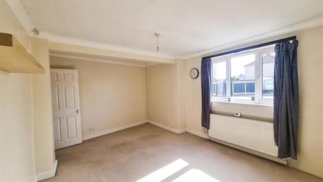 3 bed Terraced for sale Image 5
