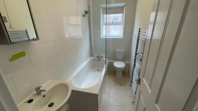 1 bed Flat to rent Image 4
