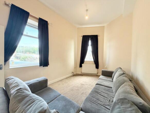 3 bed End of Terrace to rent Image 8
