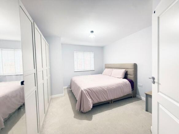 4 bed Detached for sale Image 5