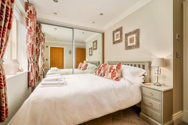 3 bed Semi-Detached for sale Image 11
