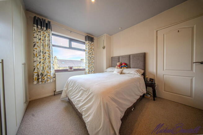 3 bed Semi-Detached for sale Image 8