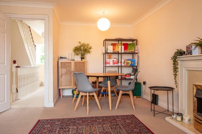 3 bed Town House for sale Image 4