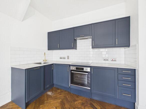 CAM04693G0-PR0090...