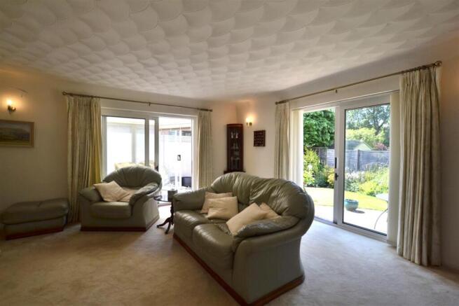 Living Room 1.JPG