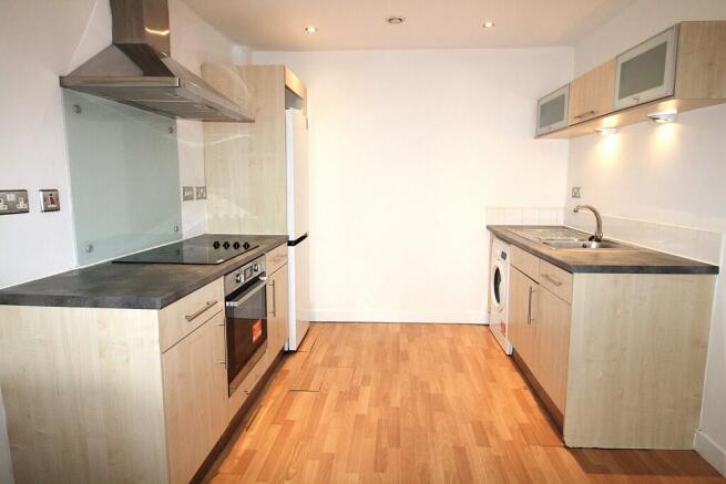 2 bed Apartment to rent Image 5
