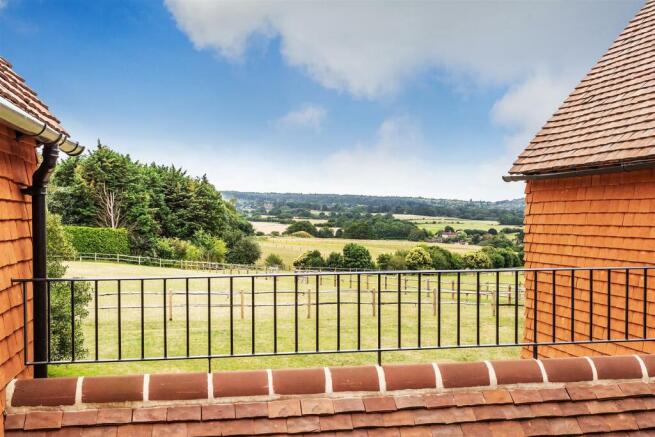 house. Partnership Shere