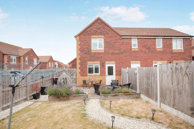 2 bed Semi-Detached for sale Image 11