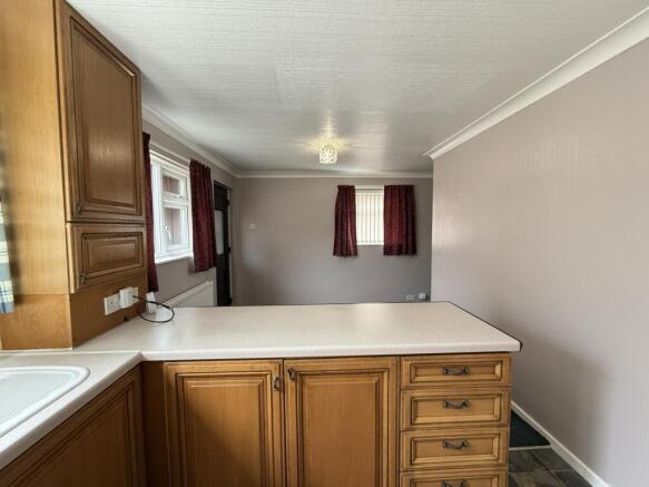 3 bed Semi-Detached for sale Image 6