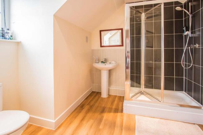 Ensuite -Top Floor.jpg