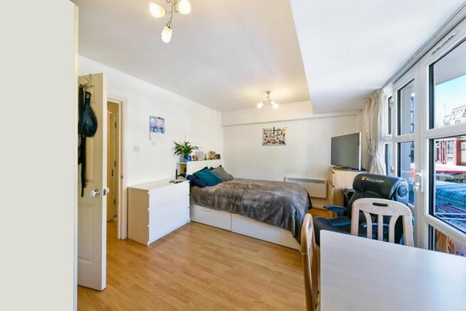 Living/Sleeping Area