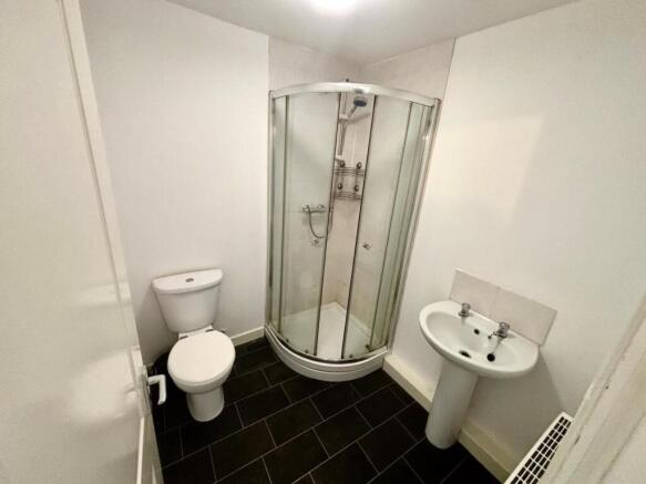 101b sicey shower.jpg