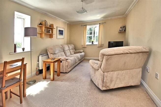 Lounge/Dining Area