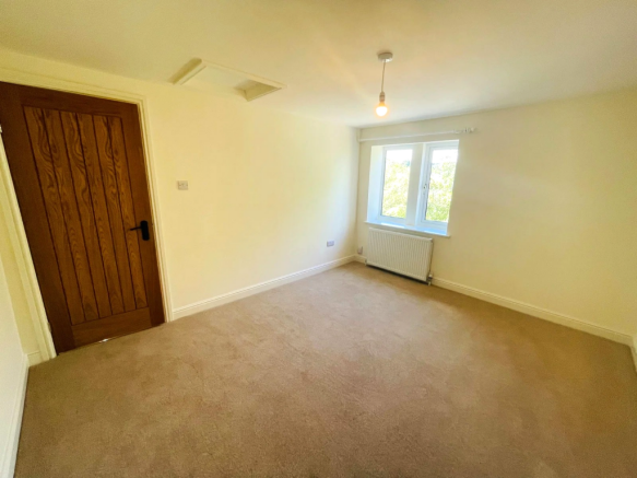 3 bed Terraced for sale Image 9