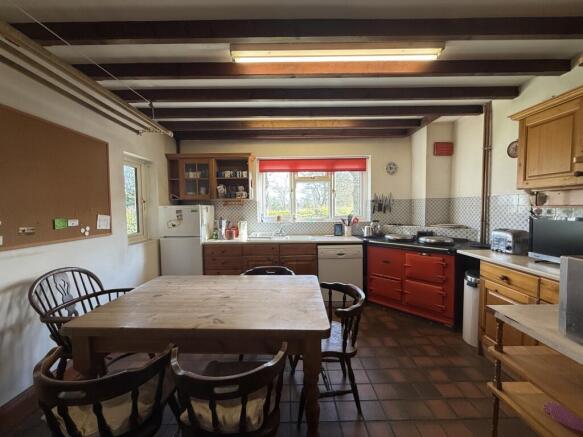 6 bed House for sale Image 12