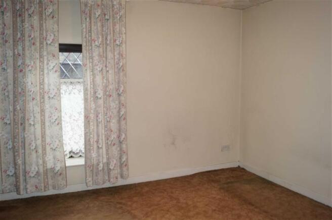 BEDROOM 1 (FRONT)