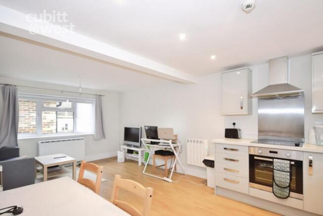 Kitchen/Lounge