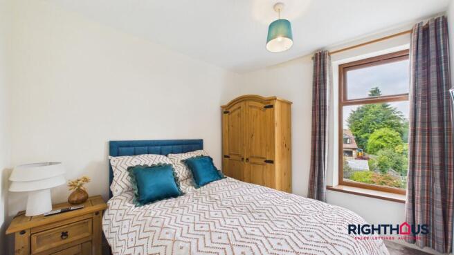 4 bed Semi-Detached for sale Image 7