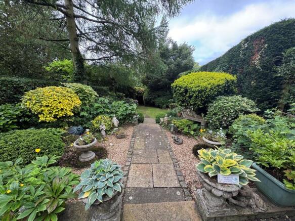 garden1.jpg