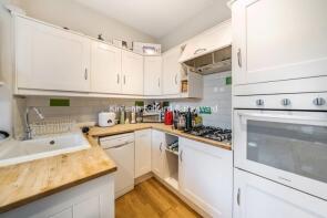 Flat 4, Hayes Court, Camberwell New Road, London SE5 0TQ