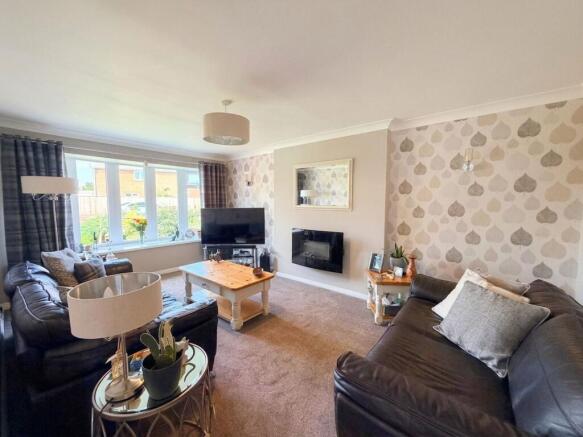 3 bed Semi-Detached for sale Image 4