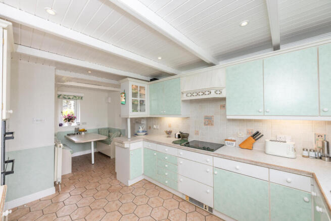 4 bed Detached for sale Image 4