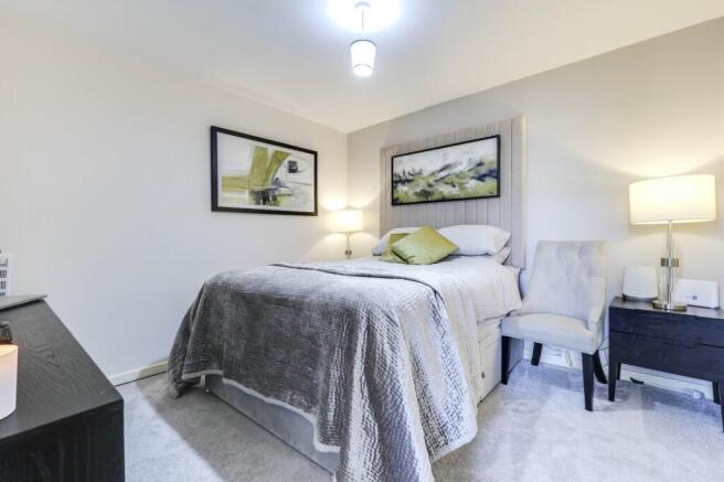 Meadow Road, Apperley Bridge, Bradford, West Yorkshire, BD10 photo 5