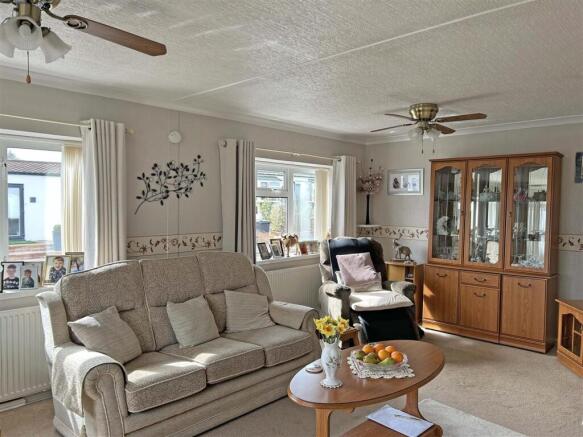 32 Chapel Lane lounge 3.jpg