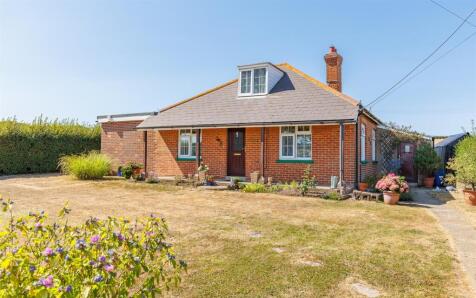 DETACHED BUNGALOW IN RURAL LOCATION - Pallance Road, Cowes
