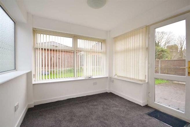 DINING ROOM: