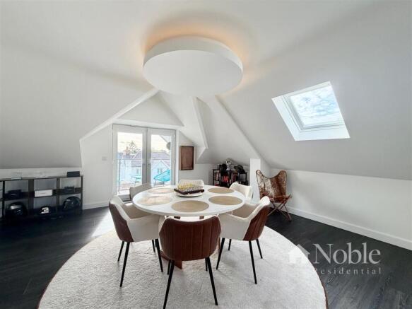 Manor Road, Chigwell photo 5