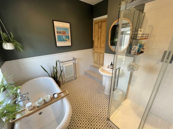 Bathroom Aspect 2