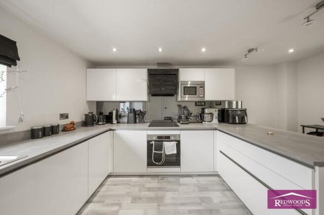 4 bed Link Detached House for sale Image 10