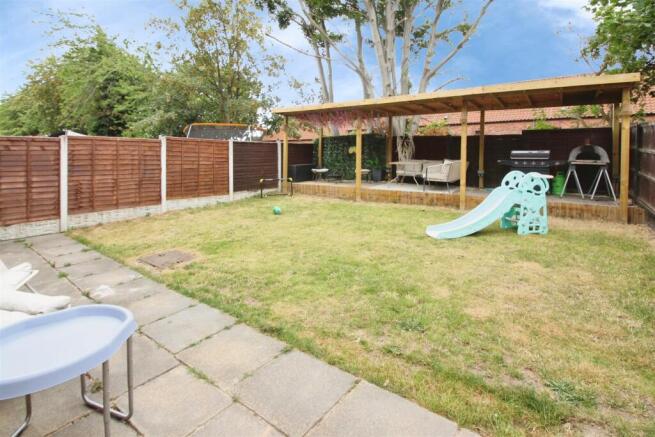 3 bed Semi-Detached for sale Image 11