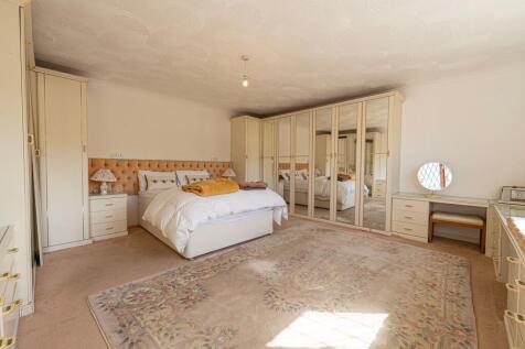 Greenfields Avenue, Bridgend, CF31