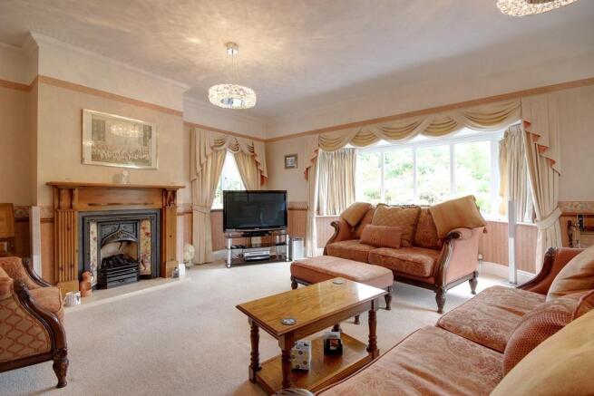 FORMAL LOUNGE