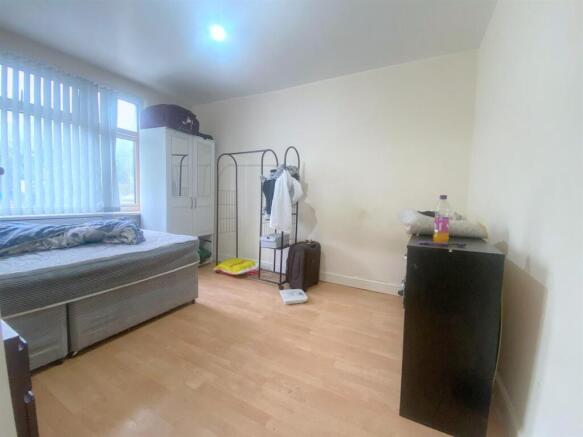 Bedroom1.jpg