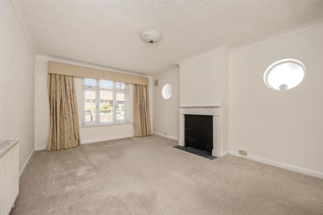 Sitting/Dining Room