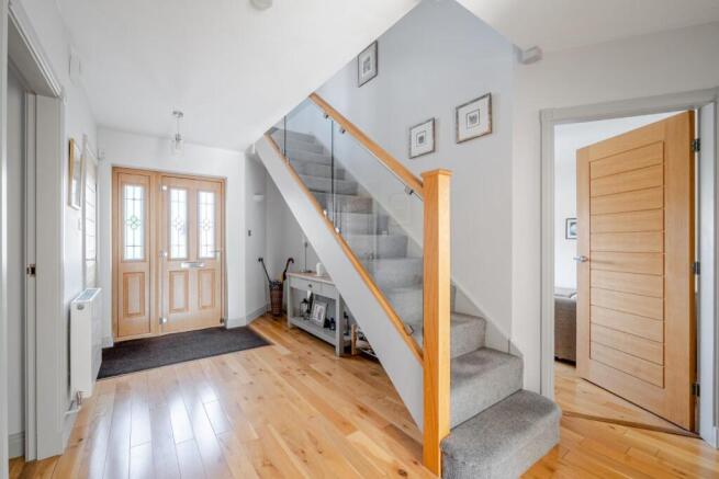 4 bed Detached for sale Image 5