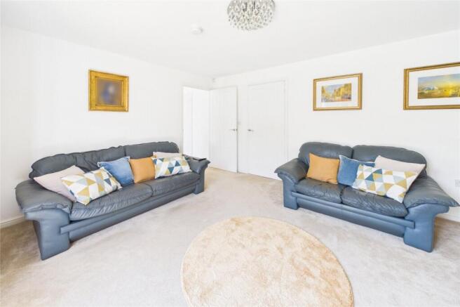 4 bed Detached for sale Image 8