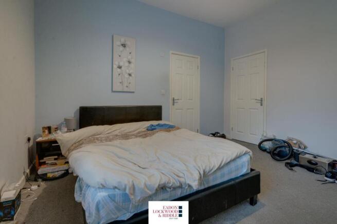 5 bed Terraced for sale Image 11