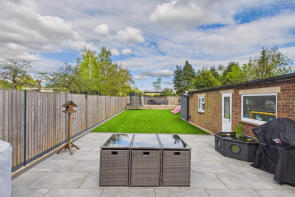 14, Adeyfield Gardens, Hemel Hempstead HP2 5JX