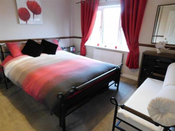 BEDROOM 2 - to the r
