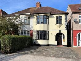10, Kingsley Gardens, Hornchurch RM11 2HZ