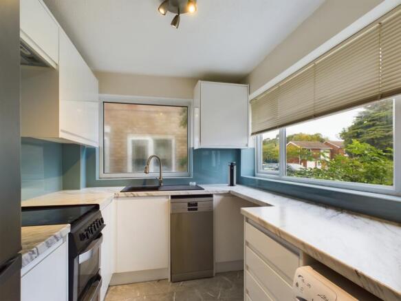 CAM02519G0-PR0028-STILL001